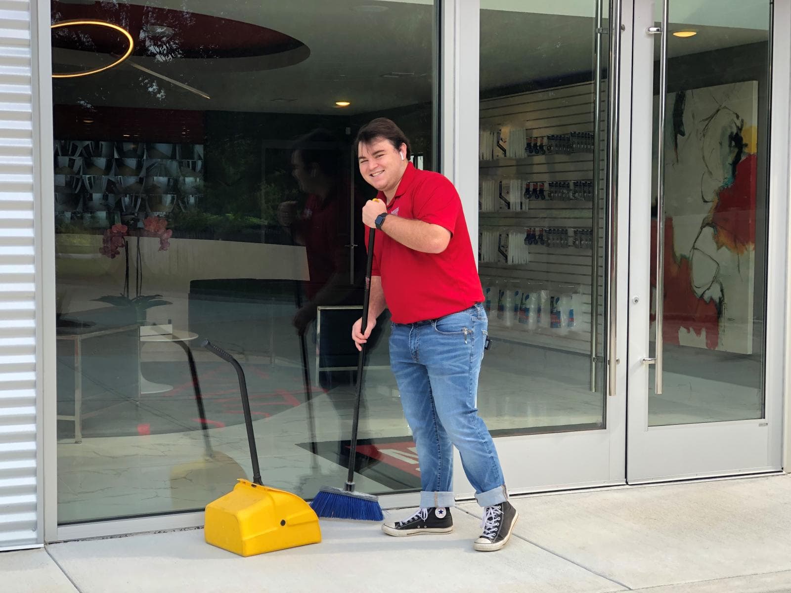 Keeping Modern Storage® Clean – Team Member in Action
